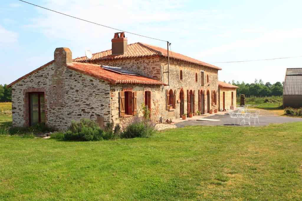 Chambres D'Hotes Le Chateau Rouge Saint-Germain-sur-Moine Exterior foto