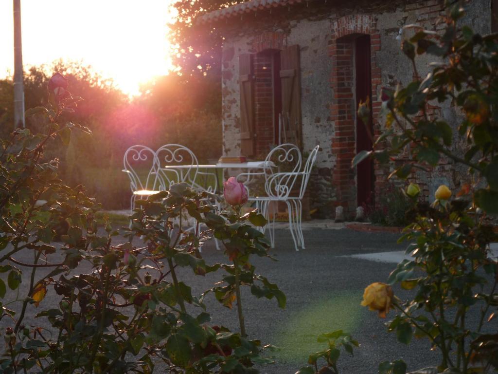 Chambres D'Hotes Le Chateau Rouge Saint-Germain-sur-Moine Exterior foto